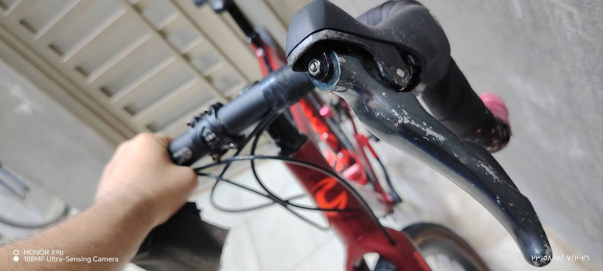 متوفر للبيع...
دراجة كرفل نوع cannondale قياس الفريم ٥٤ مناسب لطول ١٧٠ فما فوق
السستم تياكرا ٢ في ١ ميكانيكي شغال ١٠٠٪١٠٠
بيهه بعض الشخوط موضح بالصور والفيديو المرفق
السعر النهائي ٧٥٠ الف دينار قفل
عنواني الزعفرانية منطقة الأمانة
رقمي *********** واتساب ماسنجر
