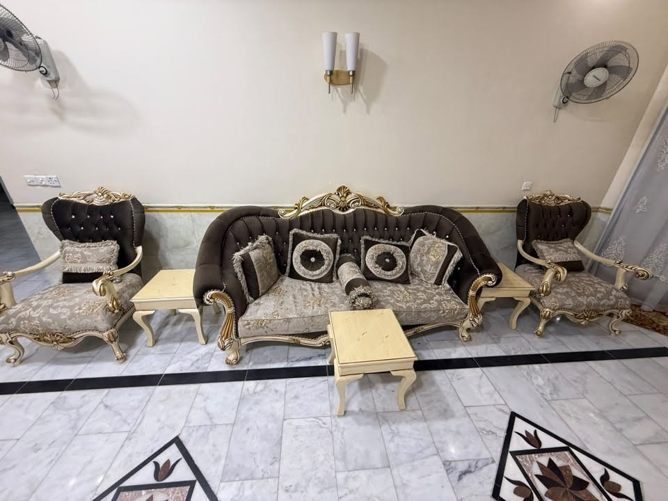 ٣ قنفات • ٦ كراسي • ٤ طبلات