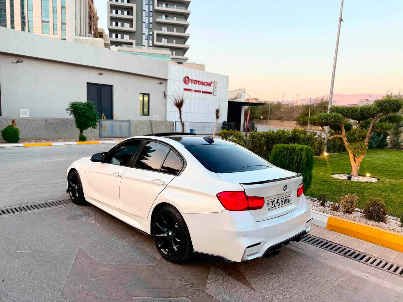 BMW
F30
موديل 2018   
ماشي80

Body kit M package
بودي كيت يم باكيج 

❌ملاحظة// 2 قتعه صبغ بدون دواخل  

⬅️ سيارة جاهز بدون اي نواقص ➡️

مكينة كير حدادية و كهربائيات بدون اي نقص و مامفتوح بيها اي شي 
 
مواصفات خليجي M

🛑 كشنات جليد
🛑 داخل احمر 
🛑 انارة داخلية 
🛑 كاميرات 
🛑 سستم صوت 
🛑 لايت دينامك
🛑 ستيرن M  و rpm 
🛑 حساسات امامي + خلفي
🛑 بصمتين شركة 
🛑 3 وضعيات قيادة 

🛑 صالنصة M
بعد بيها مواصفات هواية.... 

فحص و هة زة سة نة وية جديد 
تحويل و وكالة نفسل يوم 

🔥 سعر 155 و بي مجال الطيبين 🔥

 📍مكان سيارة//  سليمانيه جمجمال 
***********

