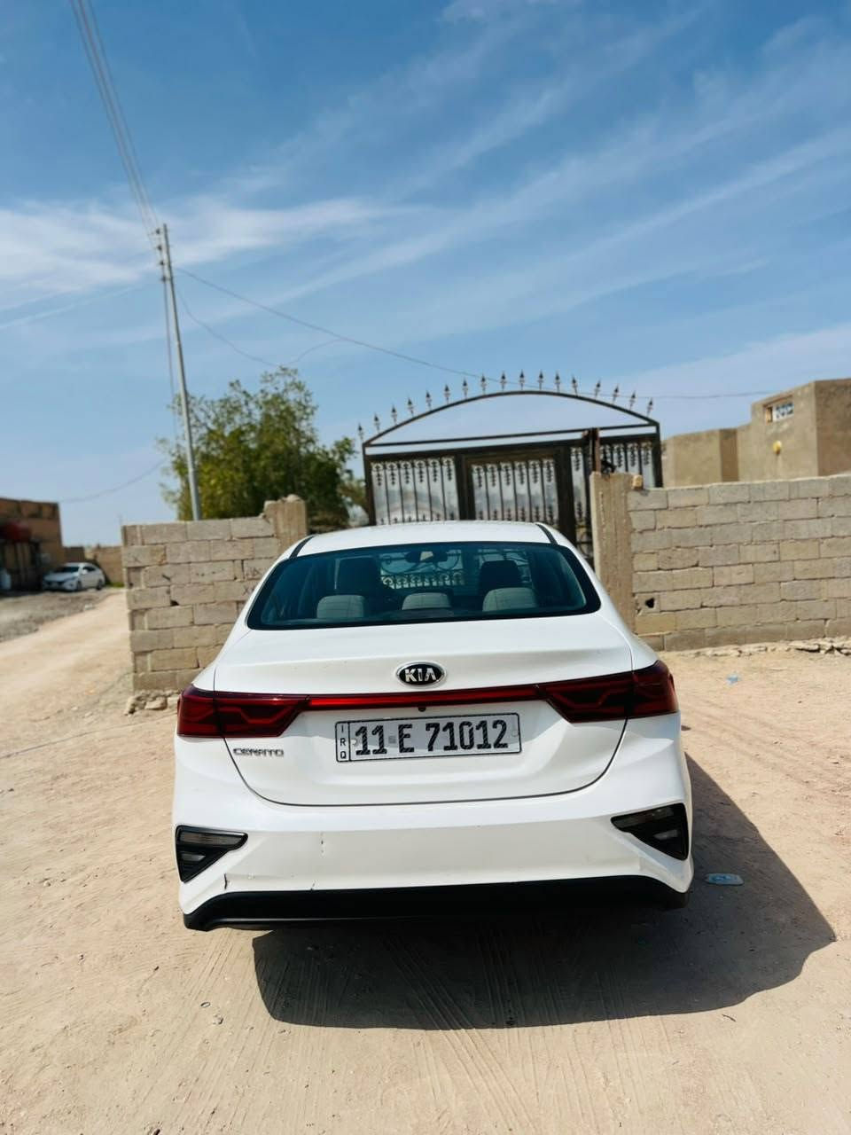 كيا سيراتو 2019 خليجي كويتي
رقم بغداد دولي مواصفات نص فول شاشه كامره
تحكم ستيرن داخل لونين 5 ويل كب مري شفط قطعتين تبريد  لد خلفي سياره جاهزا تخم تاير جديد
سياره جاهزا ما بيهه نقص
سياره مكفوله من صبغ وفتح وتبديل
بيهه بارد ب جاملق الخلفي قليل
السعر 136 وبيها مجال
مكاني سماوه الوركاء

         ايي تسفسار اتصال ***********
