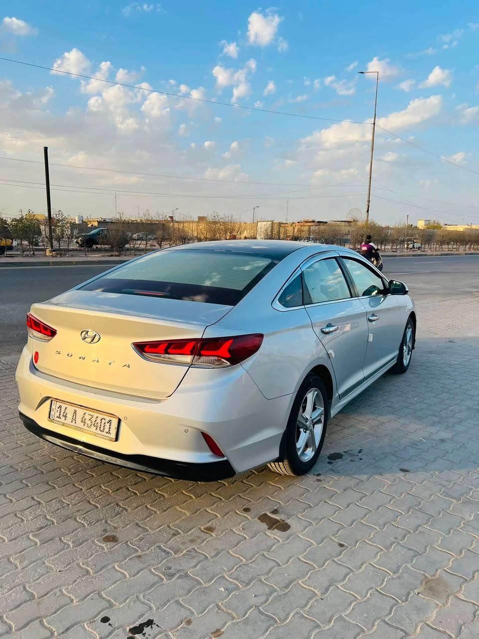 سلام عليكم
البيع سوناتا  وارد كوري بانزين كفاله صبغ وتبديل 

مديل 2022بسمي 

فول مواصفات 

لد امامي ولد خلفي 

سايد بريك بصمه 

رادار امامي 

نقطه عميا 

تحديد مسار 

كشن كهرباء 

كشن تبريد 

السياره جديده 

السعر 175وبيها مجال 

العنوان بصره 

بس ع الرقم ارد 

***********

