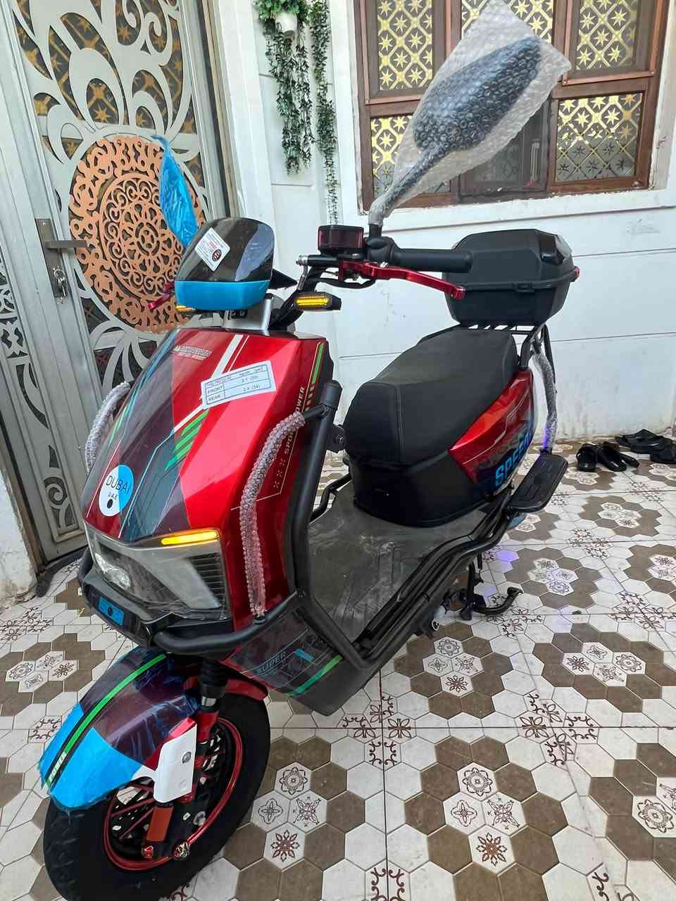 السلام عليكم
دراجه شركة الاخوين 🛵دبدوب
موديل2026
موطور بالكارتون جديد
(اخو الزيروو مستخدم شي قليل جداً مكفول حتى من شخط ...)
(بطاريات عدد 6 على فحص ) 
فول مواصفات  «ملف 3500W)
(نظام  R) (نظام P)
(مخرج شحن USP) 
(سرعة 99 حقيقي) (سرع 4)
(سويجات +بصمات+كرتات)
(مثبت سرعة) 
لايت زنون عالي ناصي 
سماعة بلاتوث بلادي 
جنطه خلفيه بلاديه
اشاير يمنة يسرة دبل اشارة
السعر 650الف
الموقع داخل الرمادي 
الاستفسار :***********
