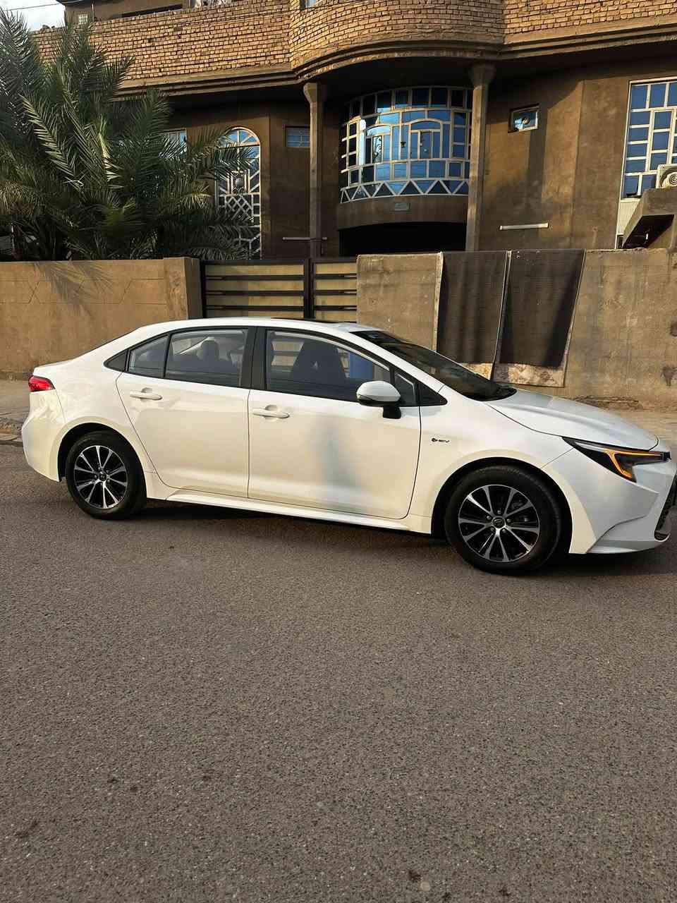 كورولا هايبرد • ٢٠٢٥ • ماشي ٢٣٠٠٠