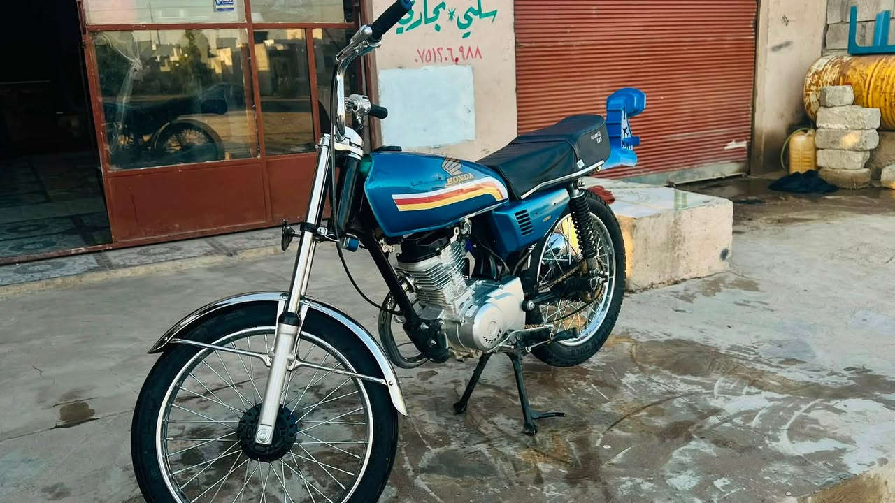 نامه موديل ٢٥ مكينه شرط ما مفتوحه وتعمريه كلها جديده وسعره ٦٥٠ وبي مجال للطيبين . 😙الرقم . *********** راسلني واتساب
