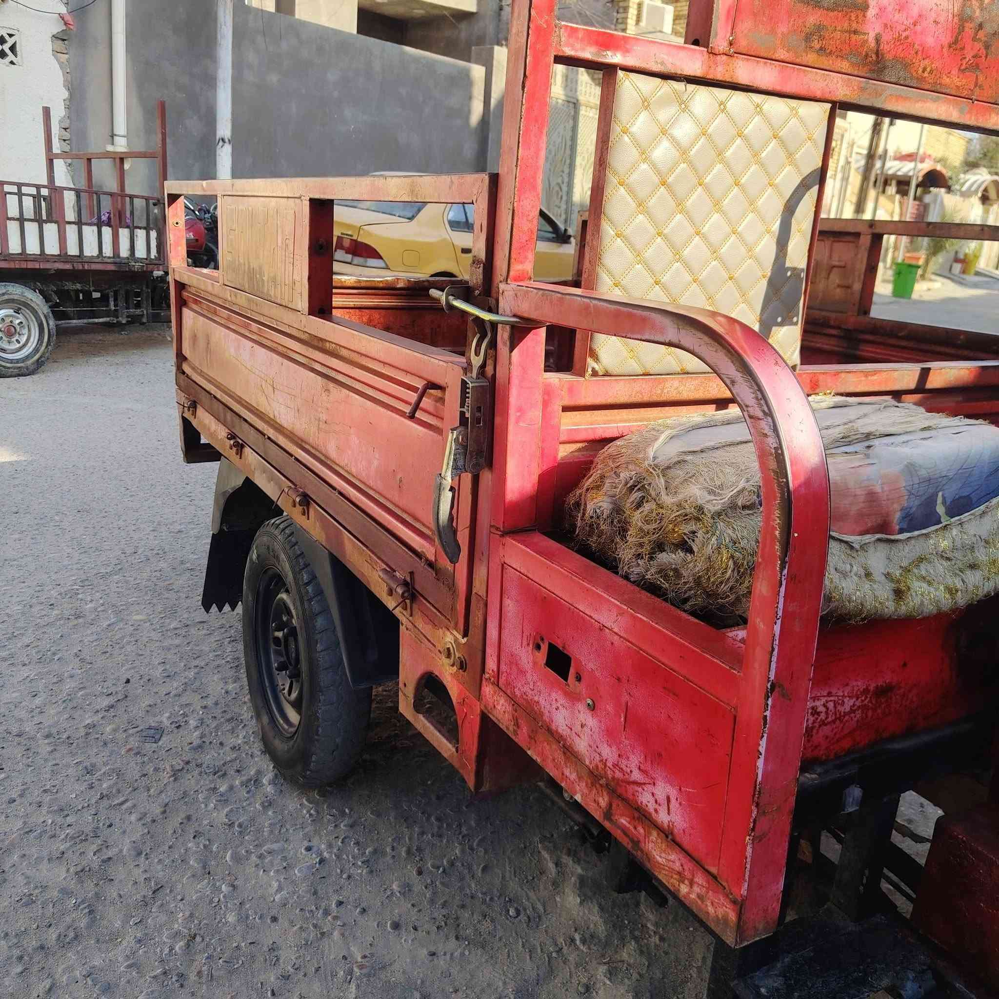 ستوته لبيع موديل 14وراق كامله ستوته نضيف سعر مليون و400بخدمت لشراي يتصل ويدلل ***********

