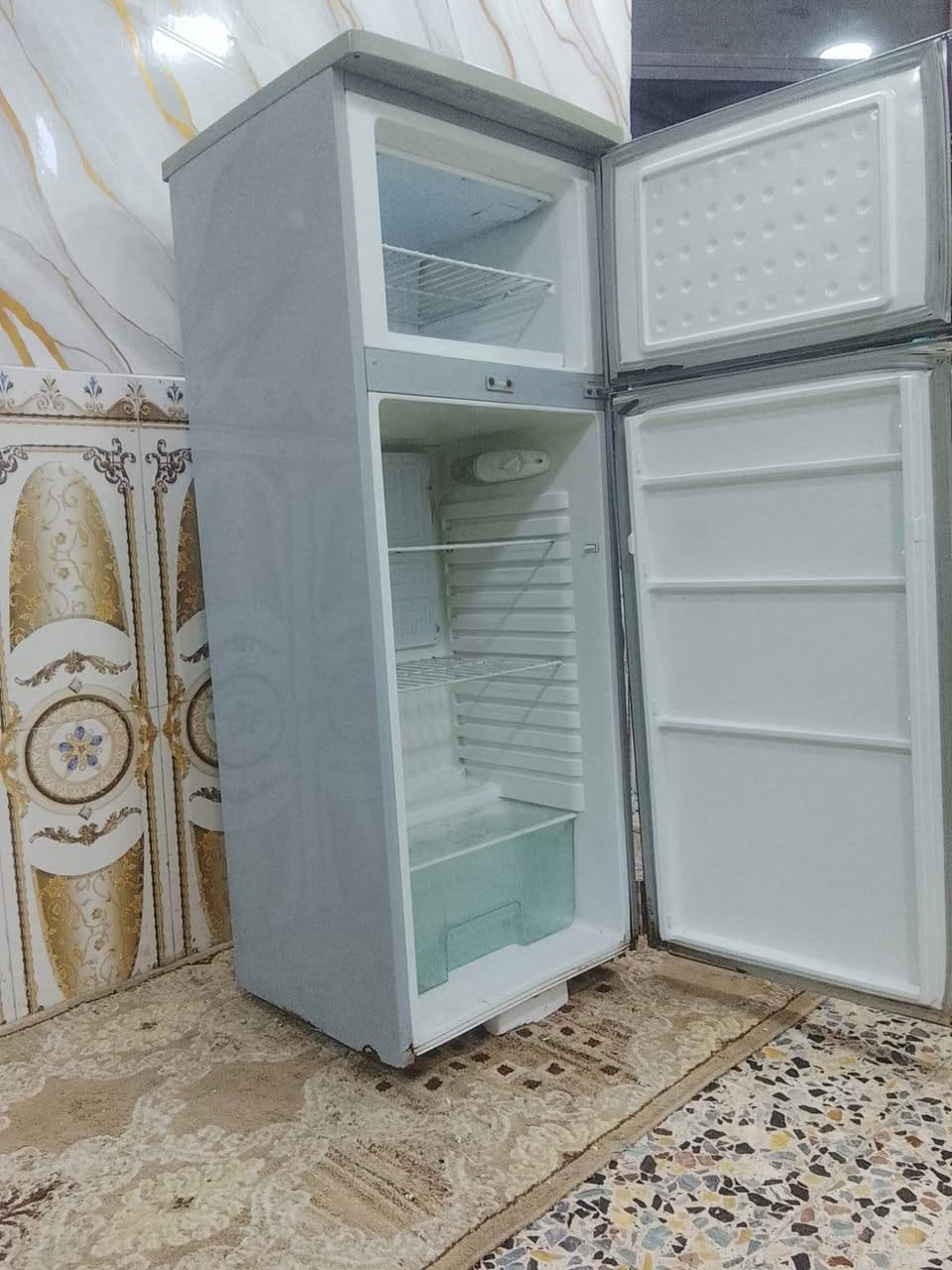 ثلاجه البيع على شغل وتبريد وتجميد مكاني بغداد الجديده سعر 140 رقمي *********** وتساب فقط
