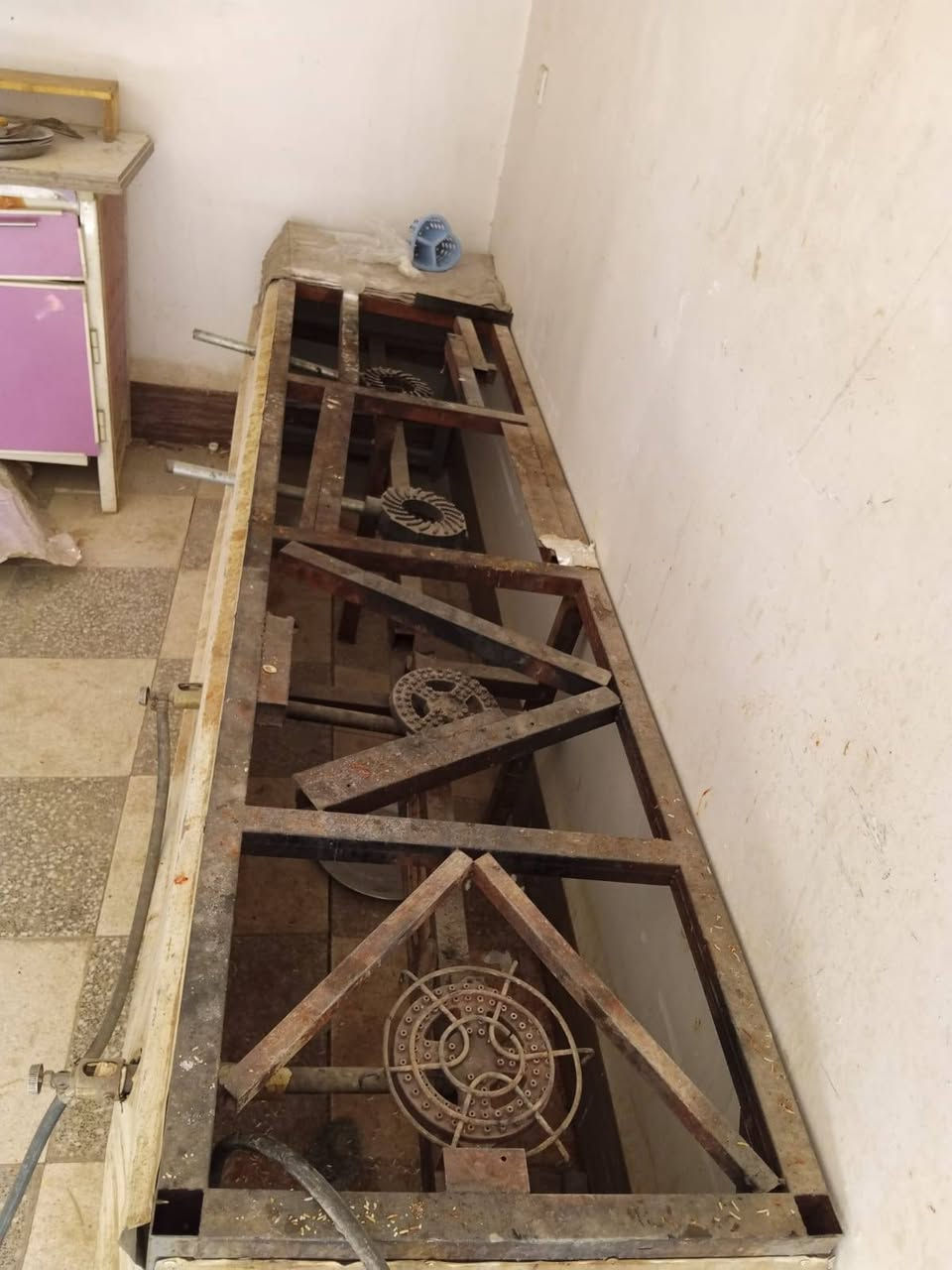 ياالله
غراض مطعم للبيع 
حمايه وحده كهربائية وغاز والثانيه فقط غاز 
فرن جديد مع ميز
طباخ صناعي 4 عيوون 
گدر قيمه جديد وبريمز كبير
عارضة استخدام 15يووم النضافه 💯/💯 
الاستفسار ***********
