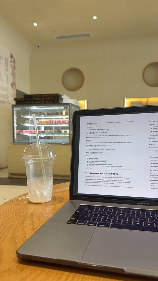 ماك بوك برو للبيع - MacBook Pro 15-inch 2018
📌 المواصفات:

 • الموديل: MacBook Pro 15 إنش، 2018
 • المعالج: Intel Core i7 سداسي النواة، 2.2 GHz
 • الرامات: 16 GB DDR4 (2400 MHz)
 • كرت الشاشة: Intel UHD Graphics 630 - 1536 MB
 • نظام التشغيل: macOS Sequoia 15.5 (آخر تحديث)
 • حالة البطارية: طبيعية (Normal) ✅

🔋 ملاحظة: البطارية بحالة جيدة (Normal Condition) وميزات المحافظة على عمر البطارية مفعّلة.
السعر ٨٠٠ الف وقابل للتفواض

*********** واتساب
