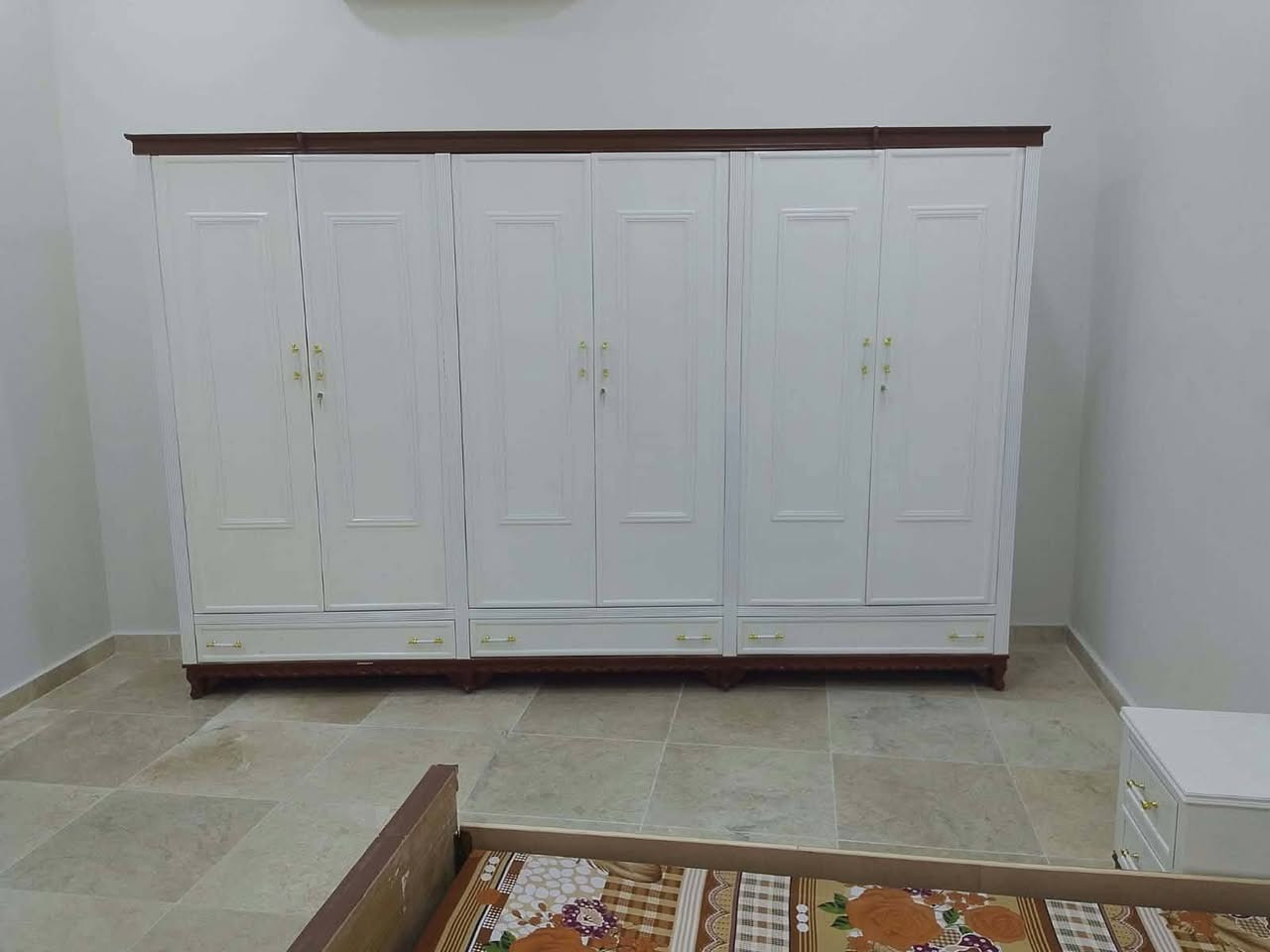 كناتير وبوفيات للبيع عل خاص وتوصيل مجاني
