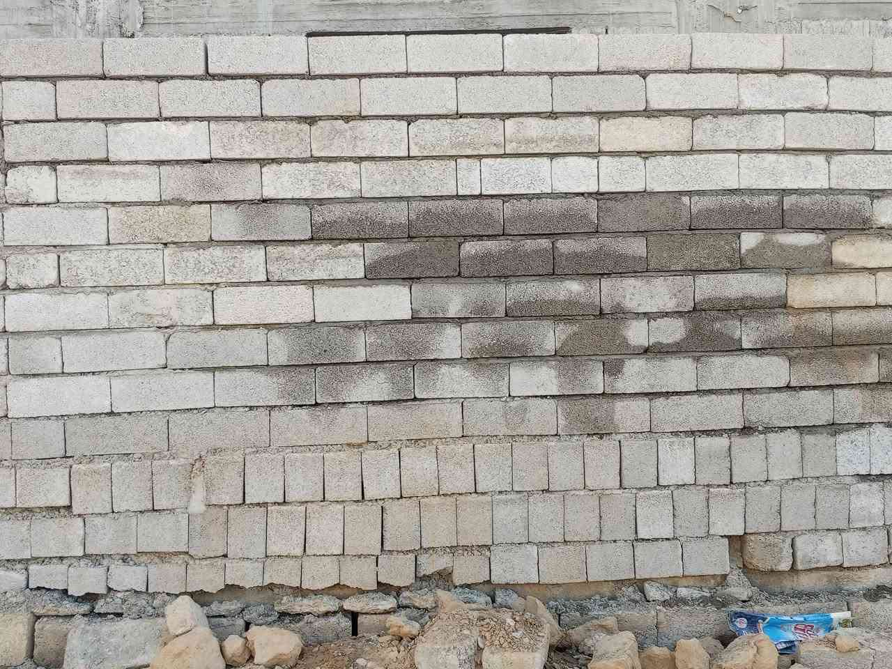 السلام عليكم يوجد كادر متخصص بالبناء واللبخ وتفليش الصبات تعديل البيوت من الداخل وجميع الاعمال/وحفر قصاطل اتصل وتدلل ***********
