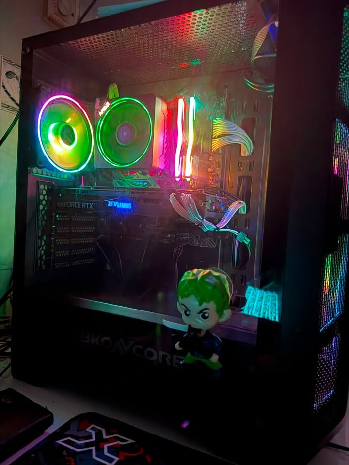 سلام عليكم
Pc 
المواصفات:
• CPU: AMD Ryzen 7 3800X (8 Cores / 16
Threads)
• GPU: NVIDIA GeForce RTX 2060 SUPER 8GB
• Motherboard: MSI MAG B550M BAZOOKA
• RAM: 16GB DDR4 (2×8GB RGB)
• CPU Cooler: AMD Wraith Prism RGB
• Storage:
• SSD 240GB
• HDD 1TB
• Power Supply: 750W
• OS: Windows 10 Pro 64-bit
اضافة الى مبرد مائي مامستخدم جديد ابيض 3فانات شاشه تقره البروده والحراره وكلشي 

مميزات الجهاز:
• مناسب لجميع الألعاب الحديثة.
• مناسب للتصميم، المونتاج، والبرامج
• الجهاز نظيف ويعمل بدون مشاكل.
• قابل للفحص والتجربة.
السعر: (850 الف وبيها مجال بسيط ) 
الموقع: (بغداد المنصور)
للتواصل: ( *********** )
