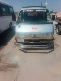 كيا بستا للبيع معمره جديد السعر 35 وبيه مجال 07863993067