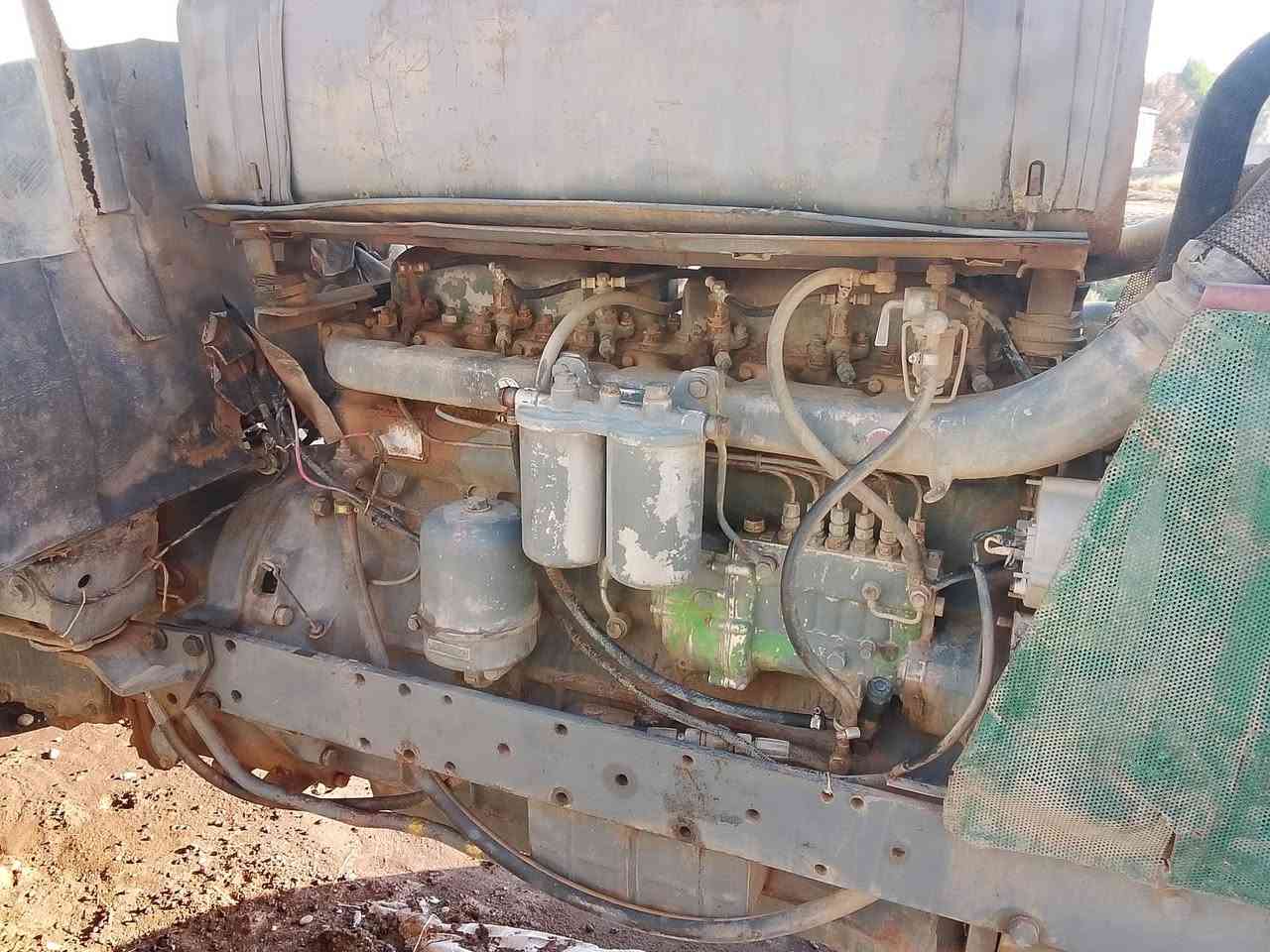 السلام عليكم عنتر 121موديل 90 مكينه جاهزه للشغل بم ونوزلات نضيفه هودرليك رفع وفول محرك نضيف وسوبر وتبريد كابينه السعر 10مليون وبيه مجال المكان ديالى الخالص للستفسار اتصل على الرقم ***********

