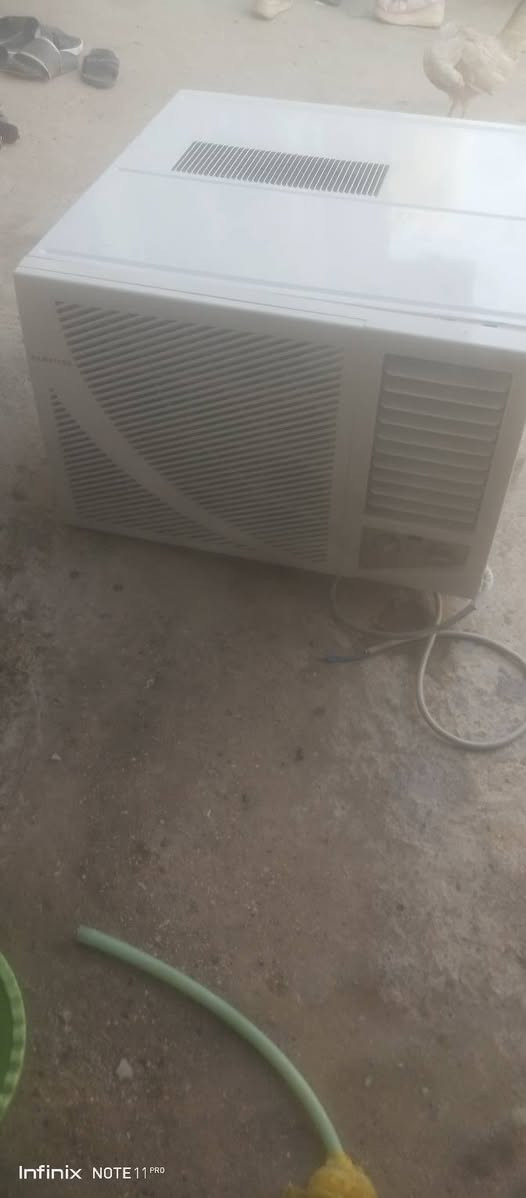 مكيف مشتغل موسم واحد المتين سعره 200 وهذا رقمي ***********
