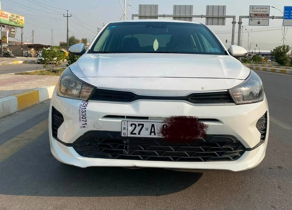 كيا ريو 23 امريكي 1600 دكشن عالي دبل نوزل 
ضربتها السيارة بكلايت خلفي راجع على البارد 
وداخل العراق بيه جاملغ الأمامي الأيسر والأيمن ع البارد راجعات السياره نظيفه واستخدام شخصي  
السيارة معوقين و ماشية 43 الف. 
و عندي وكالة عامة 
مكاني ذي قار-شطرة
للاستفسار الاتصال على الرقم ***********
