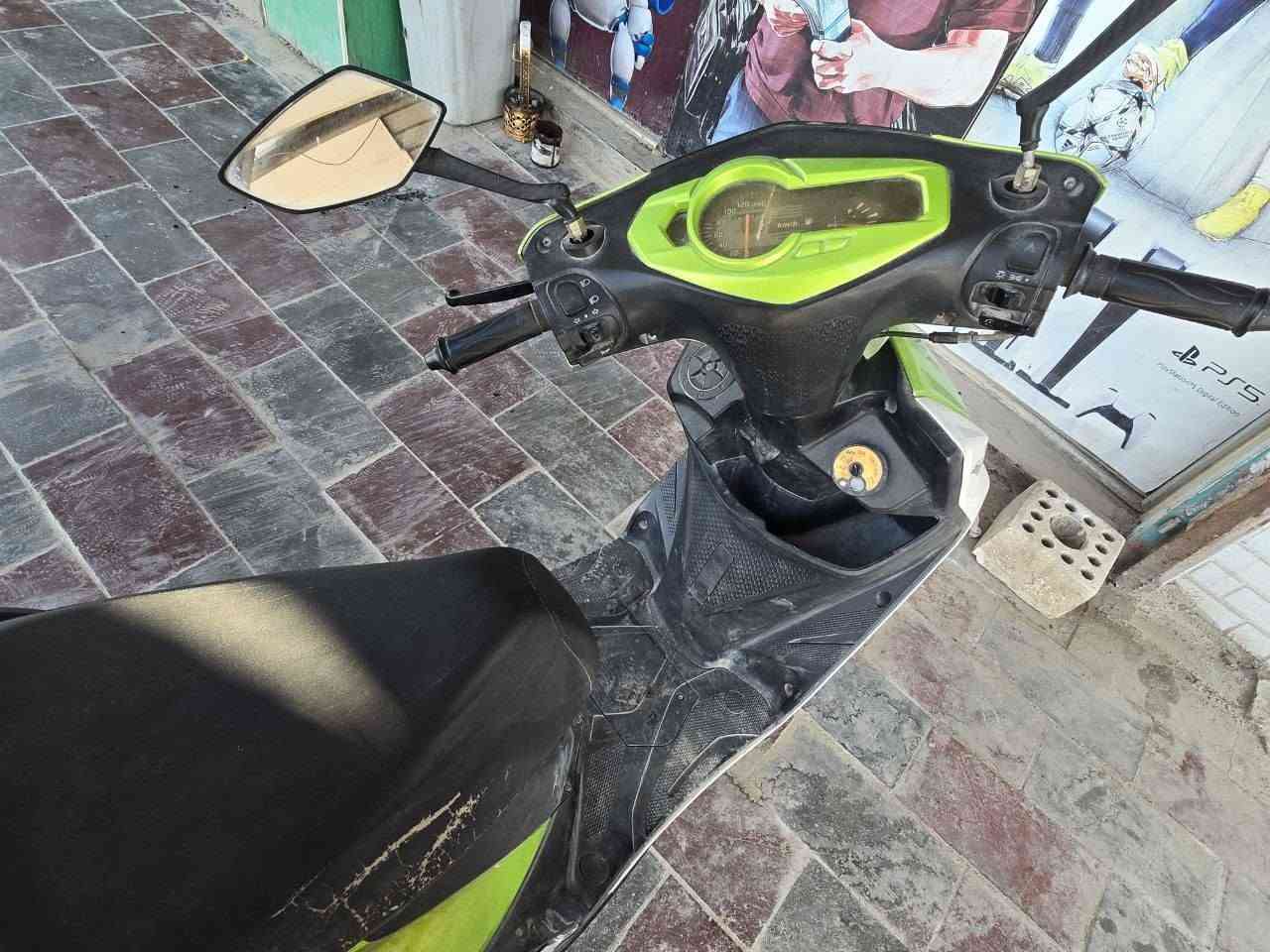 دراجه سكنس 23نضيفه خيط بخار سلف هندر 250وبيها مجال 
***********
