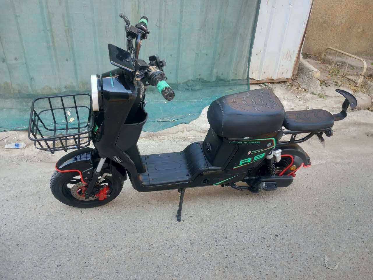 دراجه ار٩ بطاريات اصغار دراجة كاملة اي نقص مابيها بلوتوث رجوع بك سعر ٣٢٥ وبيها مجال قليل بعقوبة مجسر مفرك هاتف ***********
