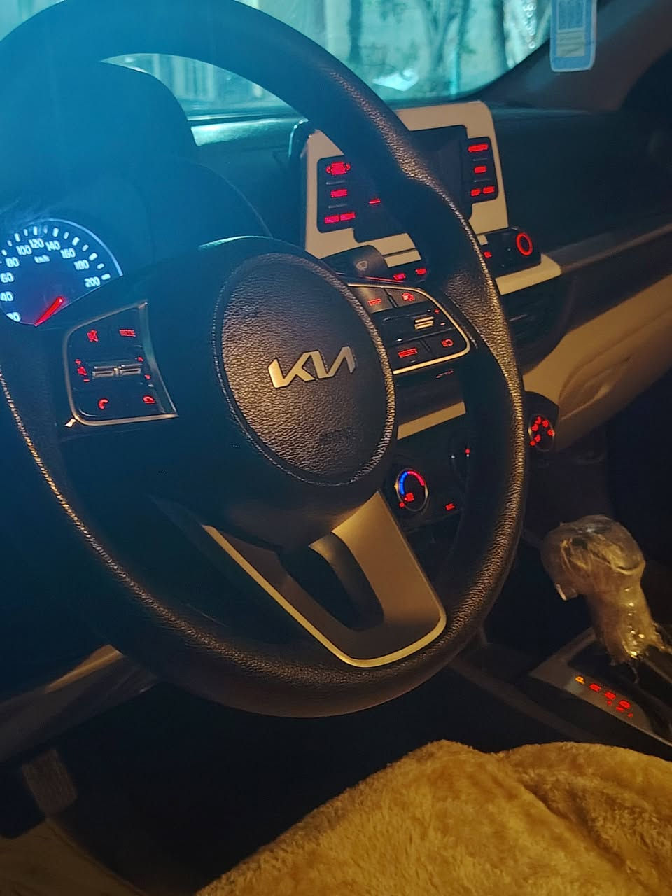 للبيع كيا سيراتو خليجي
موديل 2023
  كفاله عامه من صبغ
فقط بارد ب جاملغ لامامي
مواصفات معروفه
مكينه 1600 دوش
تبريد قطعتين
حساس خلفي
تحكمات ستيرا جهتين
معروضه ١٦٠ بيه مجال بسيط
مكان واسط الصويره تفاصيل
***********
