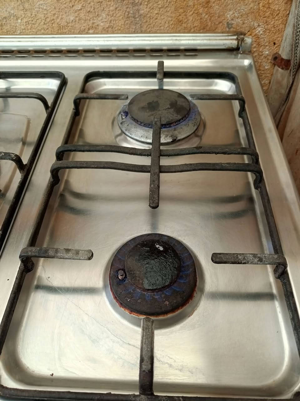 طباخ • نضيف • فرن ناصيه