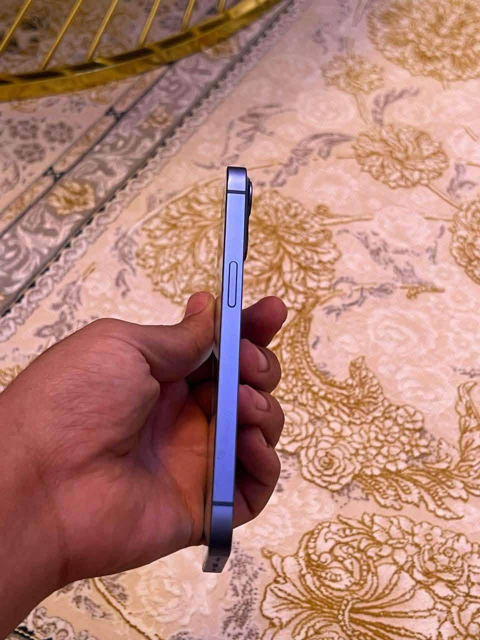 ايفون ١٣ عادي
الجهاز نضيف ومامفتوح 
ذاكره ١٢٨ نموذج M
بطاريه ٧٦
شرق اوسط 
***********
