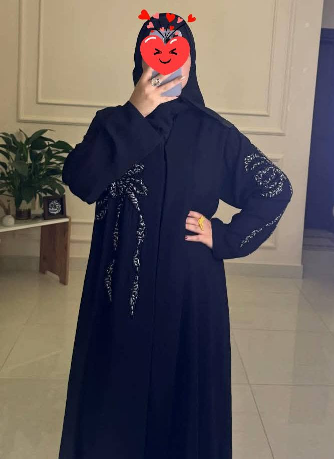 عبايات خليجي تجنن خامه ونضافة الحجز والتفاصيل على هذا الرقم ***********

نص مكتوب في الصور:
- Abaya_lady99 ٠ منذ 14 س
- Abaya_lady99 · منذ 14 س
- Abaya_lady99 ١٤ س منذ
