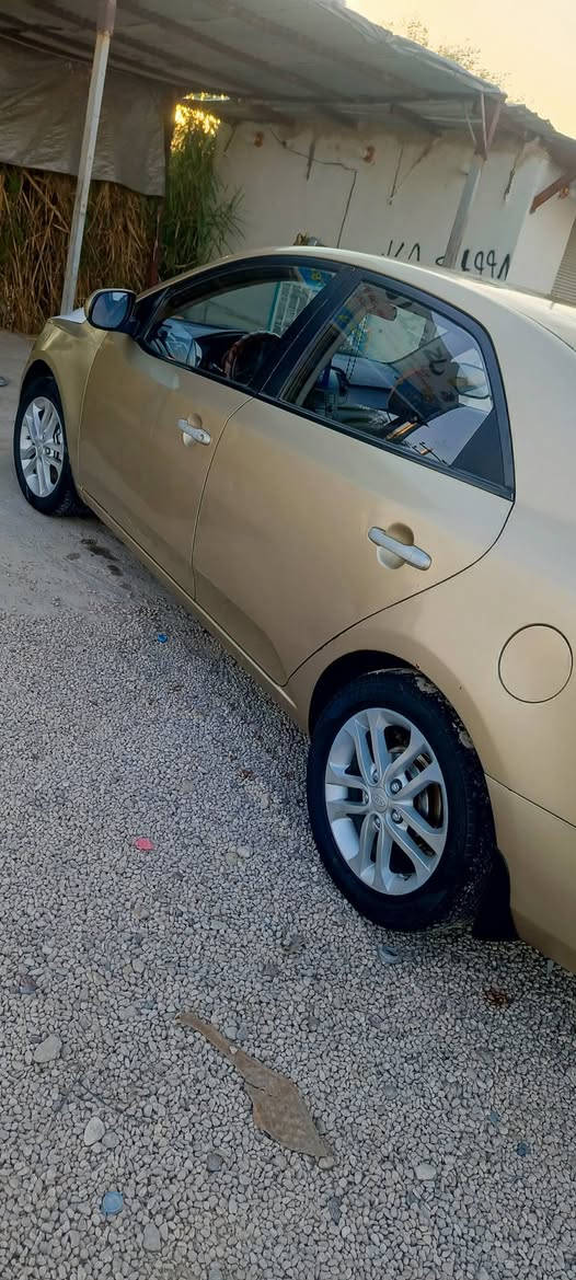 سيراتو خليجي موديل 10 مصبوغ عام جماليه كير محرك تبريد كفاله بيه قطعتين بدون دواخل السعر 75وبيه مجال ***********
