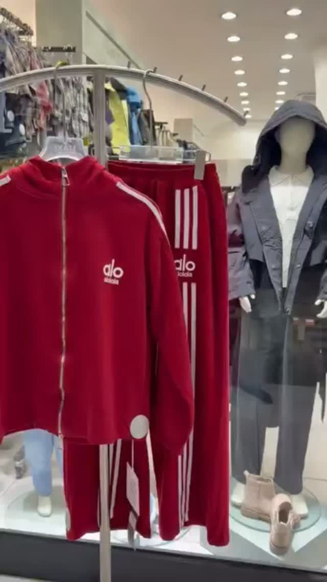 ملابس أطفال • للبيع