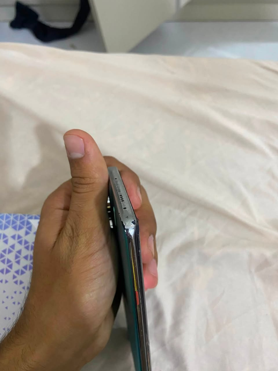 سلام عليكم تكنو كامون 40 برو جهاز ما مفتوح بس بي طختين بل شاصي شرط ما مفتوح رام8+8 بطاريه 5200 شاحنه ويا 45 واط اصليه مالو  جهاز مابي شي سعر 300 وبي مجال لطيبين رقم متواجد ***********

