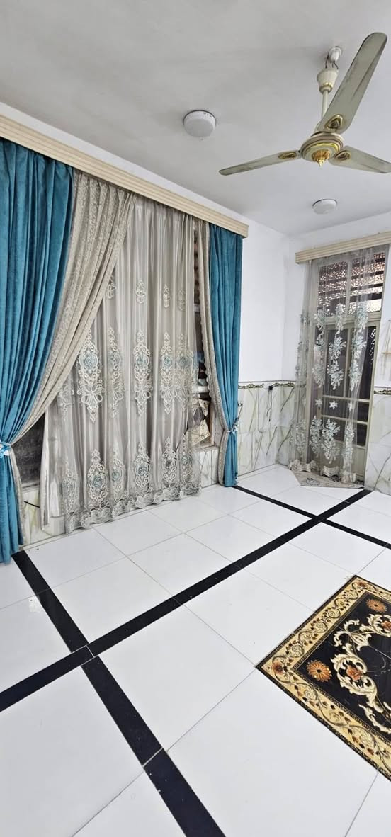 ياالله بيت مساحه 150متر طابوزراعي يحتوي غرفه وصاله وستقبال ومطبخ وصحيات داخليه
السعر 135

 

وخارجيه العنوان طوريج ابو جوعانه فرع اسواق هدايانه

الطابق الثاني هيكل.   السعر

معروض لدى مكتب بيروت للعقار الكائن في طوريج حي الجمعيه 

لاستفسار ***********++***********
