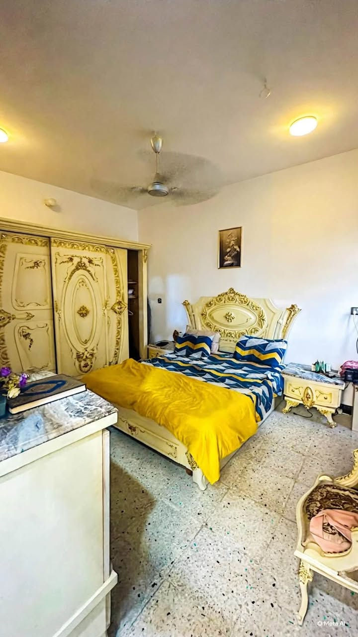 طابو زراعي صرف سند 25
مساحه 108متر طابقين  وجه 6 نزال 18  بناء حديث ومرتب البيت  (كمال خدمات ماء مجاري كهرباء مجاري ) مكفول  وسعره كلش مناسب مكانه دور الزراعه الثالثه  

للاستفسار ***********

نص مكتوب في الصور:
- Meta AI
