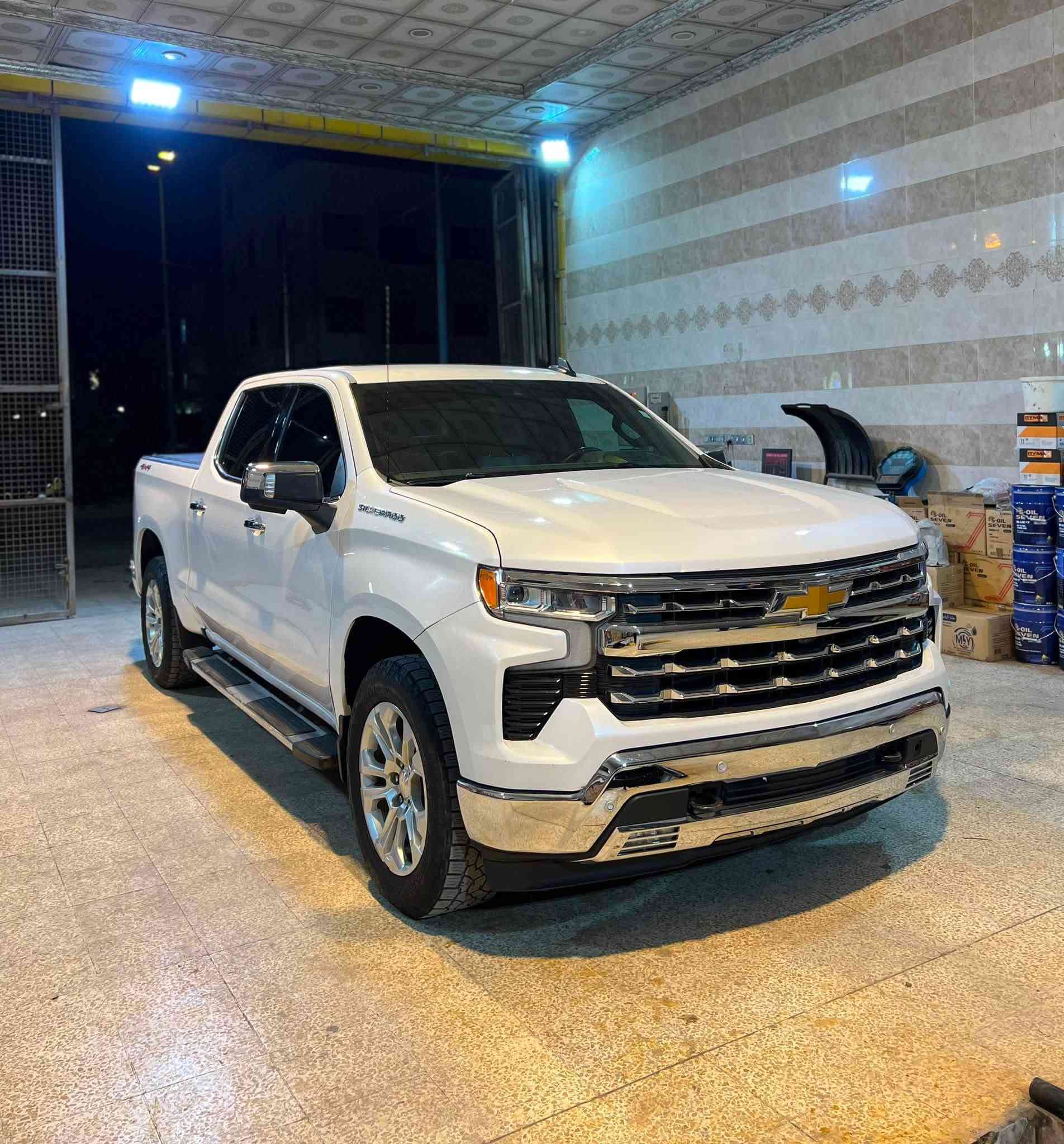 سيلفرادو LTZ • V8 5.3 • ماشية ٧٨ ألف