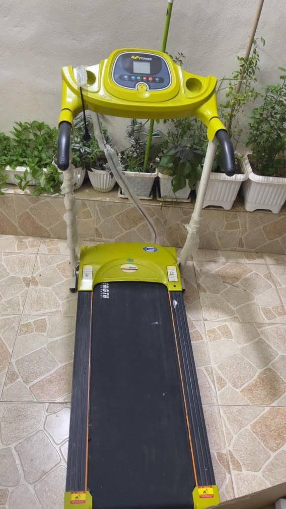 جيهازى رؤيشتن بؤ فرؤشتن زؤر كه م به كار هاتووه
بؤ زانيارى زياتر به يوه ندى بكه ن به م زماره مؤبايله 
 *********** شقلاوة, أربيل

نص مكتوب في الصور:
- Edit