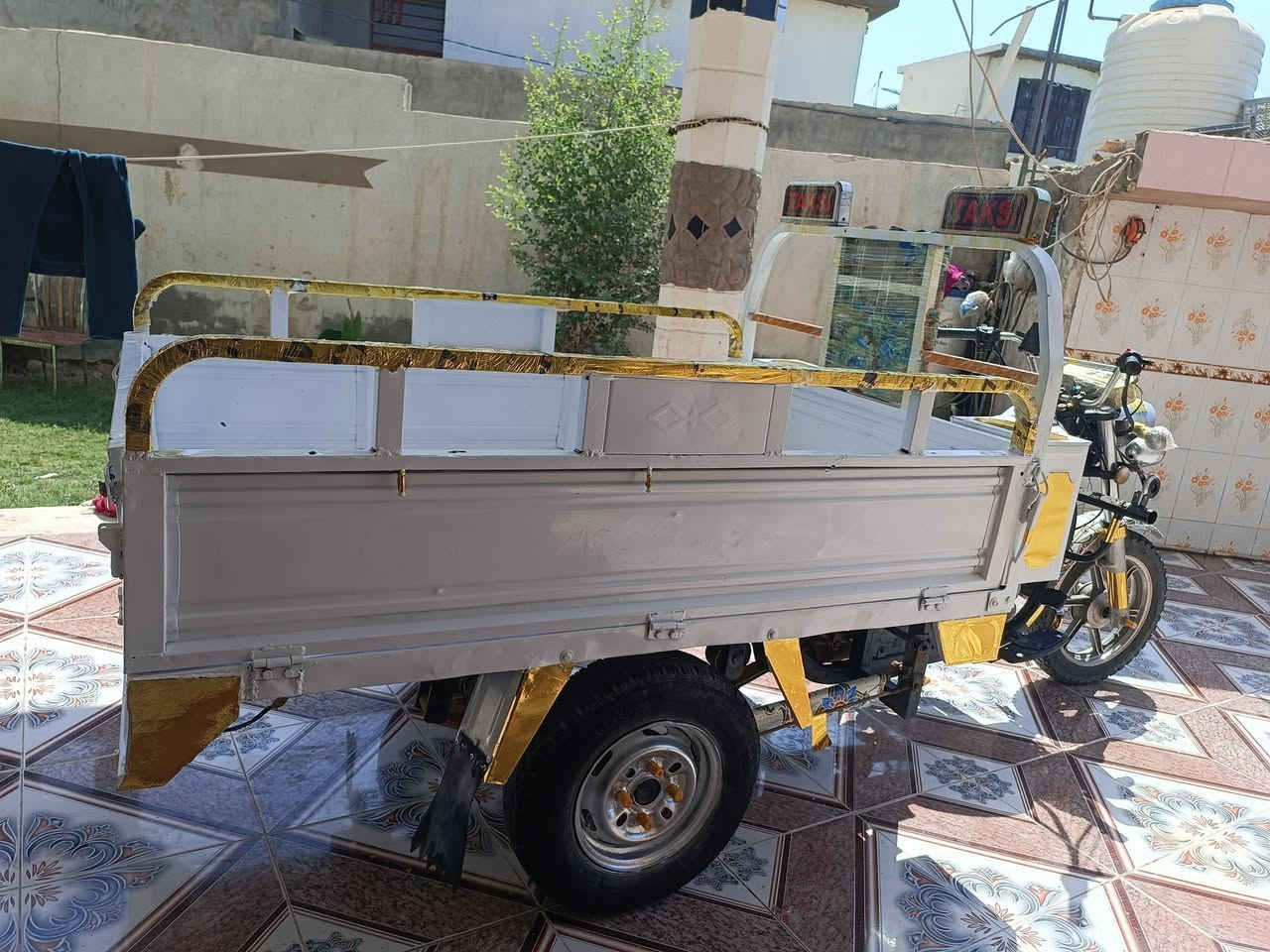 السلام عليكم ستوته ام الطير موديل 19 اوراق كامله كل شيء شغال سلف نقره سعر مليون و 100 وبيها مجال مكاني ديالى الخالص سراجق الرقم***********
