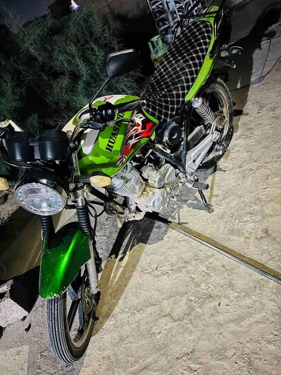 السلام عليكم
هيوشه موديل 23 وضعه مثل ماموضح بالصوره سعر 650
رقم صاحبه***********
