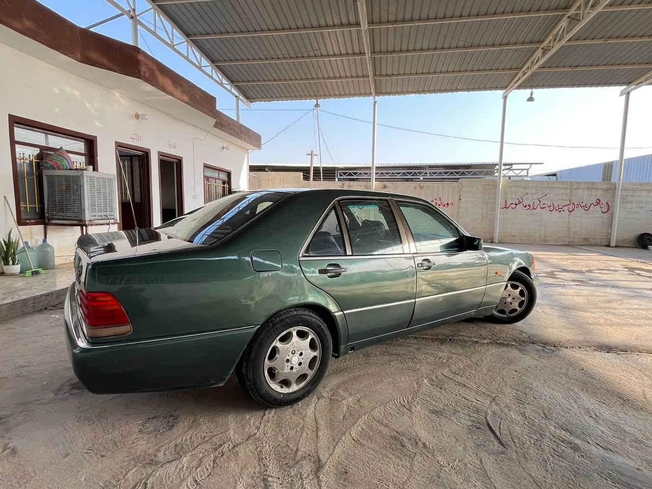 مارسدس شبح موديل 1992 320S
السعر 62 وبيها مجال 
 كير ومحرك ابلادي  
صبغ عام جماليه
فتحه سقف 
كراسي كهرباء
 كراسي جلد 
جام اوتو 
كير واتو
 تخم تاير 
 ويل كب 
صدر امامي جديد 
صدر خلفي جديد 
السياره رقم بغداد مشروع وطني 
-مكان السياره سامراء 
-الاتصال على الرقم   ***********
