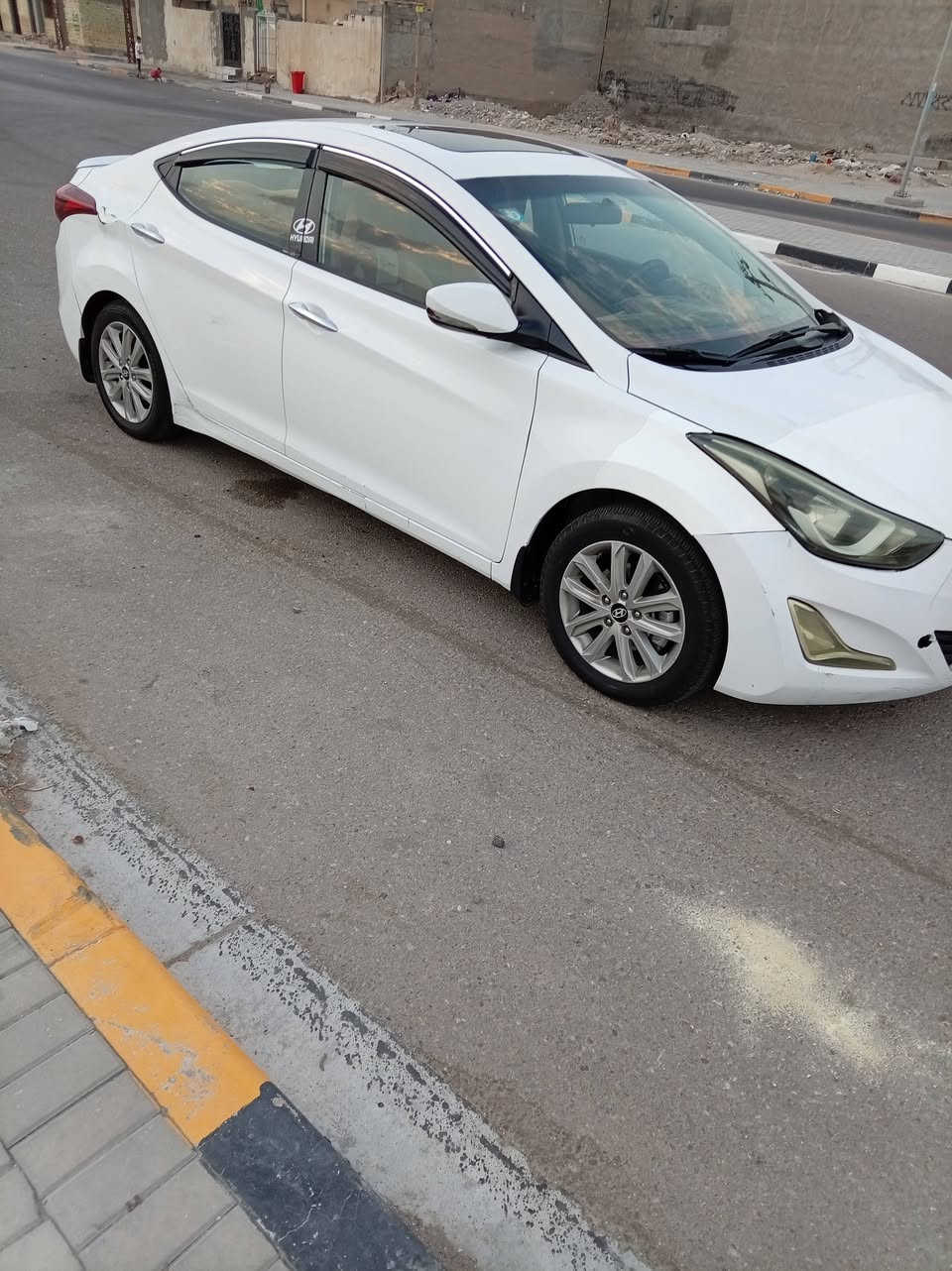 سلام عليكم النتراه ١٥ سياره كفاله من الصبق بيه بس بارد وبيه طخه واضحه بل صوره سياره بسمي السعر ١١٧ وبيه مجال المكان بصره حيانيه الرقم ***********
