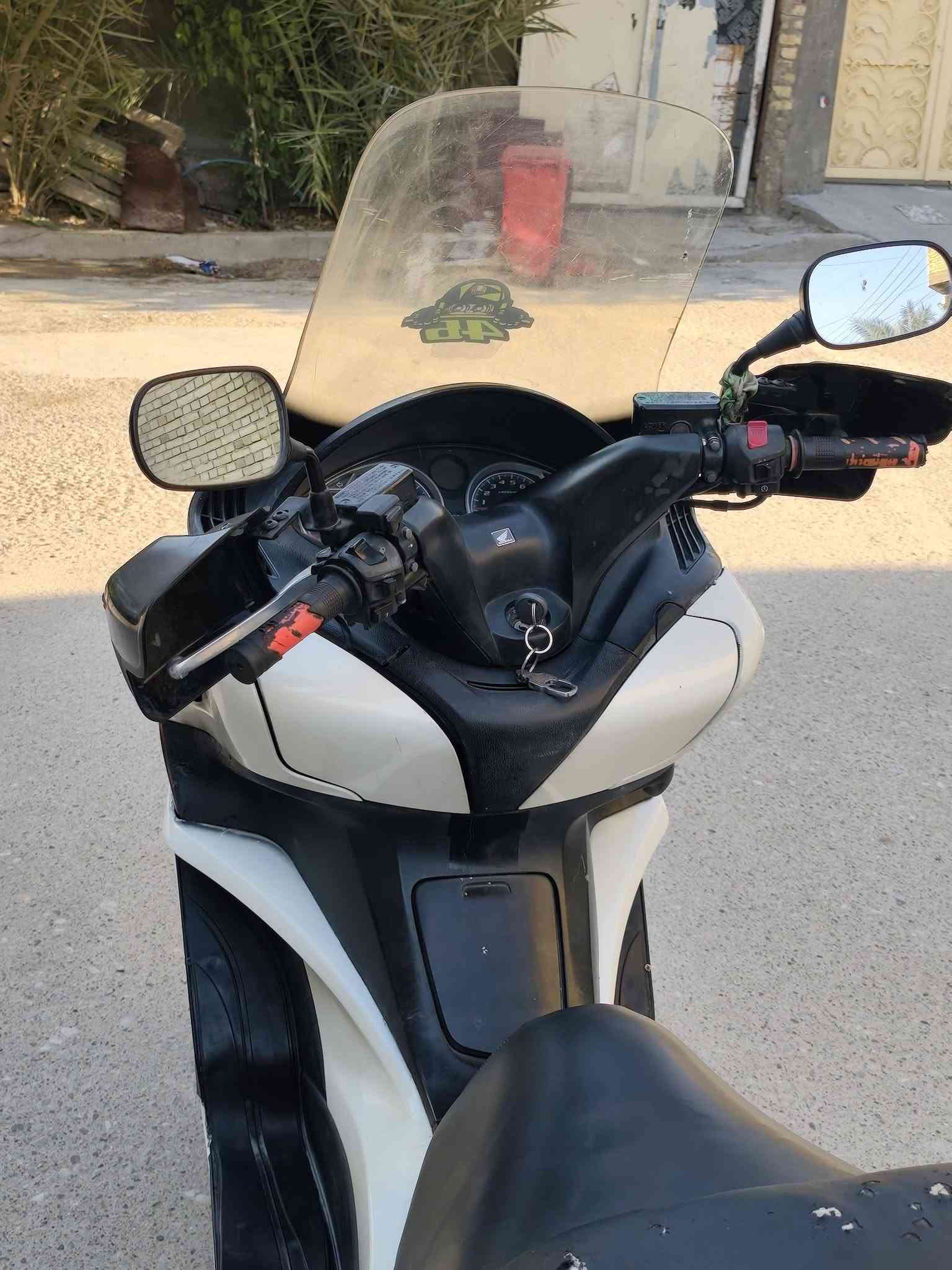 سلام عليكم للبيع او مراوس .   سلفر ونج جيتي مكينه 600 اوفر اي بي اس مكينه كفاله عامه برغي مامفتوح شرط نعومه فول شلعه معدل خير من الله كلها شغاله كفرات بلادي بدون صبغ نضافه 80بل ميه دراجه ناشفه لا نضوح ولا حماوه ولا دخان مكفوله سعر 14 بيها مجال شراي خادم بغداد زعفرانيه ***********
