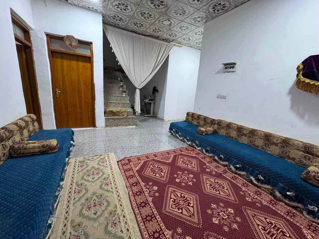بيت زراعي بي وصل تطويب مساحه 230م
منطقة الدجين شارع مولد قصي قريب للشارع العام 

بناء بلوك كهربائي عكاده رباط 

يحتوي على 

استقبال 

وصاله 

وغرفتين 

ومطبخ 

ومجمع صحيات

ومناور

وساحه كبيره 

متوفر ماء وكهرباء ومجاري دفن 

عرض الشارع 12 متر 

السعر 57 وبي مجال 

واتساب *********** علاء بدر
