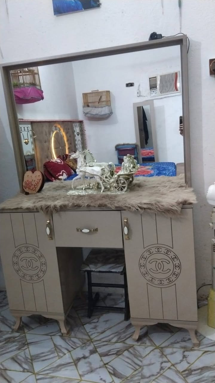 مكلف بالنشر للبيع غرفة نوم نظيفه السعر مليون وبيها مجال الاتصال على رقم *********** انه مكلف بالنشر خابر ع الرقم عمارة, ميسان
