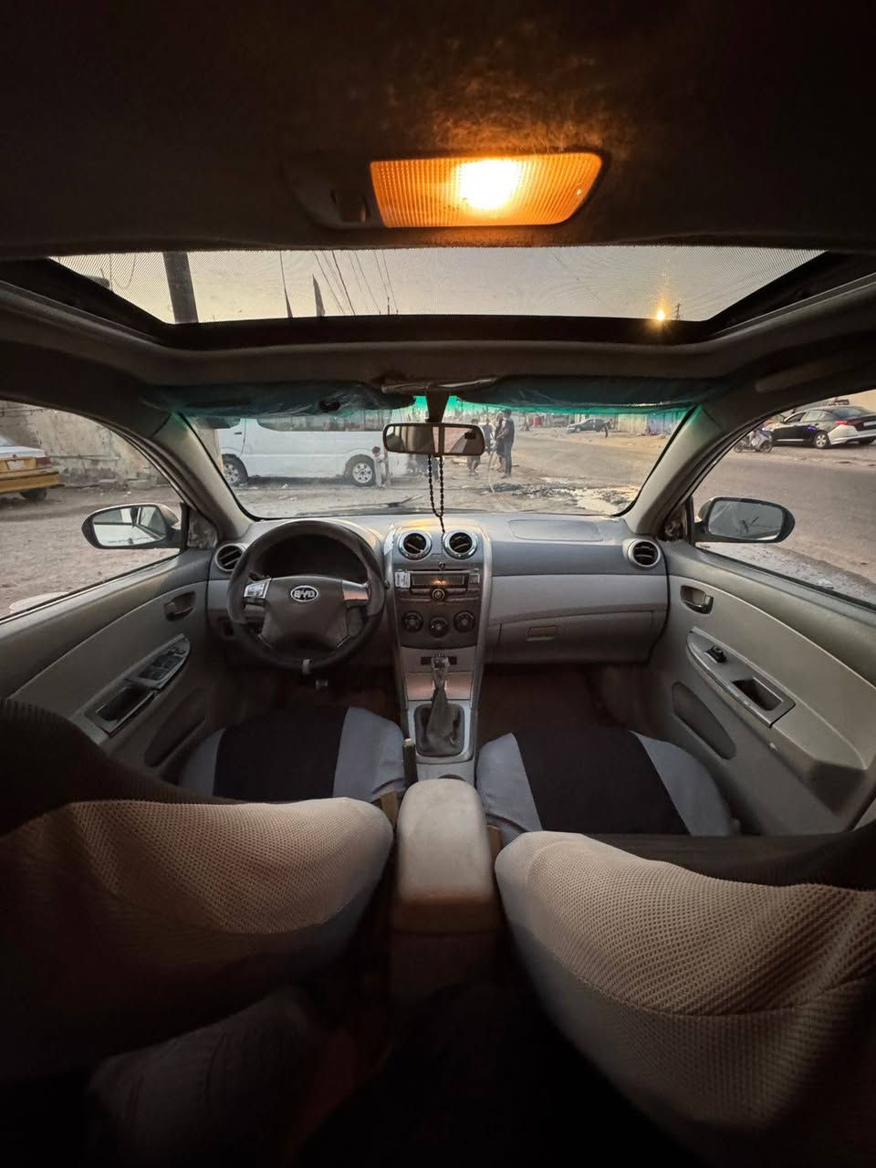 السلام عليكم
BYD g3 2013 موديل
 رقمها عماره رقم انجليزي باسمي تحويل ثاني يوم جير ومكينه وتبريد جدا كفاله البودي يشوف العين ما بيه تبديل سياره فول تنته بشاير بالمري ترحيب اربع بصمات فول عنوان البصره العده مراوس كيا ناصي اراوسه  السعر45 رقم الهاتف***********
