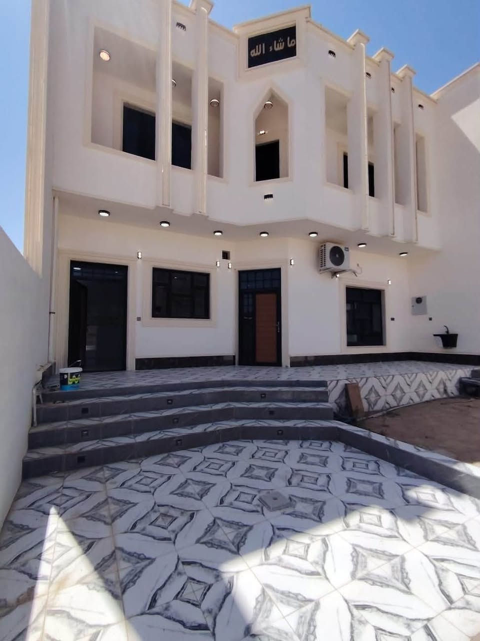 السلام عليكم الدار للبيع حي الجمعيه طابو صرف شرط التحويل 
الاستفسار على هذا الرقم ***********
