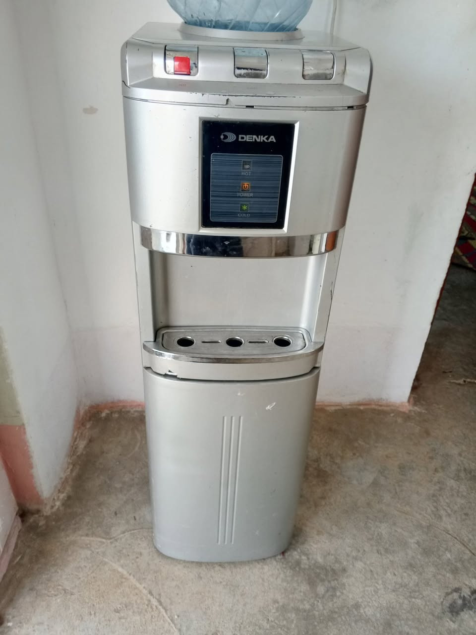 السلام عليكم براد ماء شغال كله شرط 
 السعر 60 وبي مجال يتوفر توصيل 
 داخل سامراء ***********
