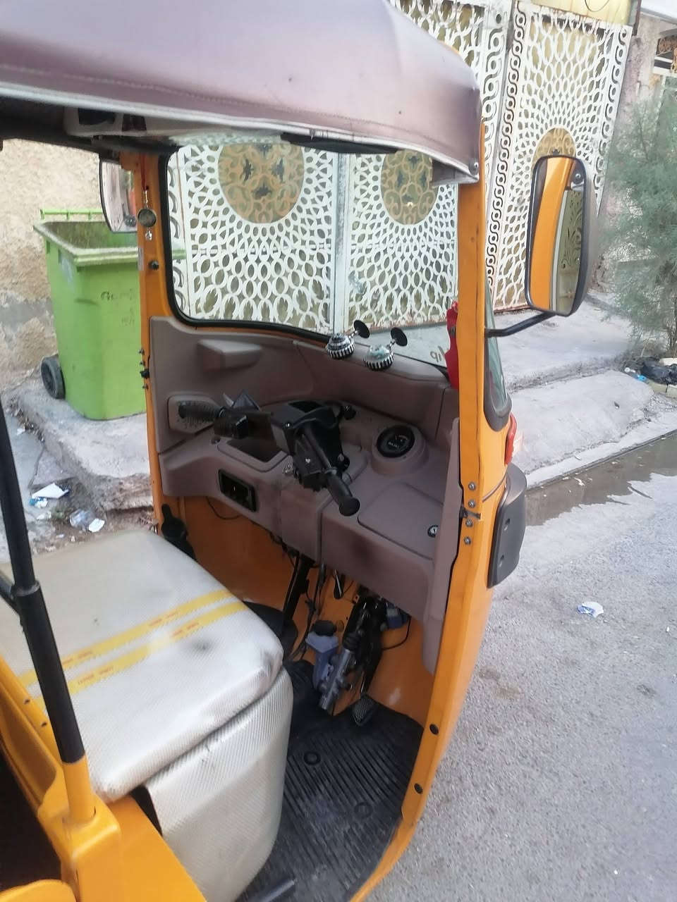 السلام عليكم تكتك البيع موديل ٢٢ شهر ١٢ مضلع رقم وسنويه بغداد نكليزي هاي الصوره كدامك تكتك خير من الله ***********
