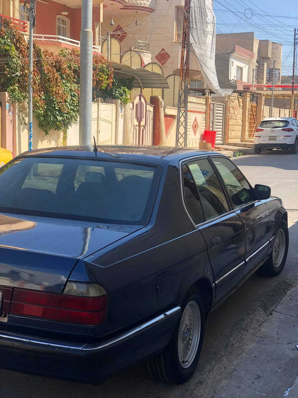 سلام عليكم للبيع بي ام 735 تبريد ثلج محرك شرط الكير بي تاخير عالبك بس من يكون بارد  مصبوغه عام جماليه وبيها طخه بالباب مالت النفر موضحه بالصوره سنويه باسمي هزه جديده السعر 49 وبيها مجال للشراي التفاصيل اكثر اتصل ***********
