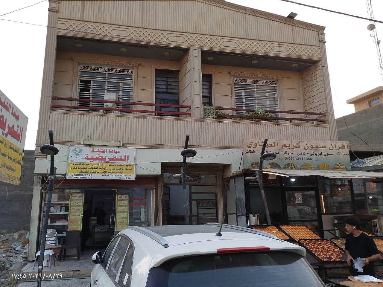 السلام عليكم
بنايه تجاريه مؤجره بالكامل
 مساحه ٢٤٠ متر طابو زراعي على شارع عام البعيثه بعد عن الطابقين 5دقايق سند25
واجهه ١٠ متر و نزال ٢٤ متر
بأسم شخص واحد و بيها معامله تحويل بالطابو
الدوره البعيثه الشارع العام 
مقابيل مطعم سندرلا بدايه البعيثه 
بنائها يرهم مجمع طبي او شقق سكنيه او مكاتب 
حاليا مؤجره بالكامل 

تحتوي ع محلين و ٤ شقق حديثه
و منظومة طاقة شمسيه
يعني لا مولد و لا دوختها

للاستفسار التواصل***********
