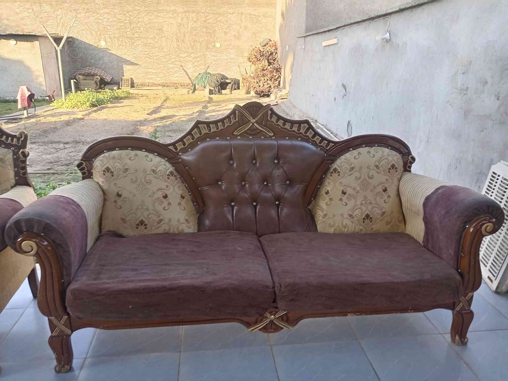 تخم جديد نضيف حطاطه الزين 10 مقاعد السعر 125 بي مجال تصال على هاذا الرقم ***********
