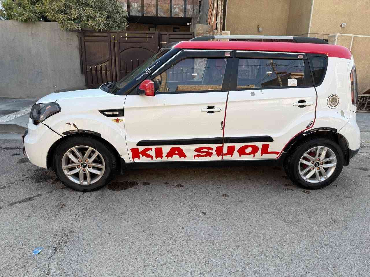 كيا سول موديل 11 خليجي رقم بغداد ألماني محرك 1600 (محرك جيد +گير )سنوية باسمي نافذة لنهاية عام ..(2027)مكاني بغداد /الدورة السعر...(90)ورقه وبيه مجال للطيبين ...رقم الموبايل ***********...(للبيع فقط)
