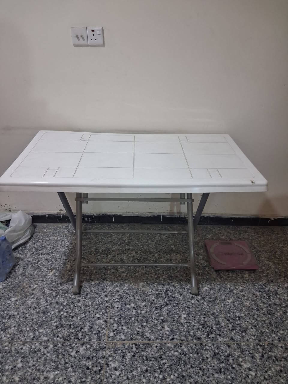 اثاث مستعمل استخدام بسيط للبيع- المكان حلة مركز

مراوح أرضية كهرباء سعر الواحدة ٣٥ الف
ميز بلاستك اصلي عرض ١٤٠ سم السعر ٣٥ الف
مكنسة كاربت ألمانية صغيرة سلفر كرست السعر ٣٥ الف

المكان حلة- مركز 
الاتصال على الرقم
***********
