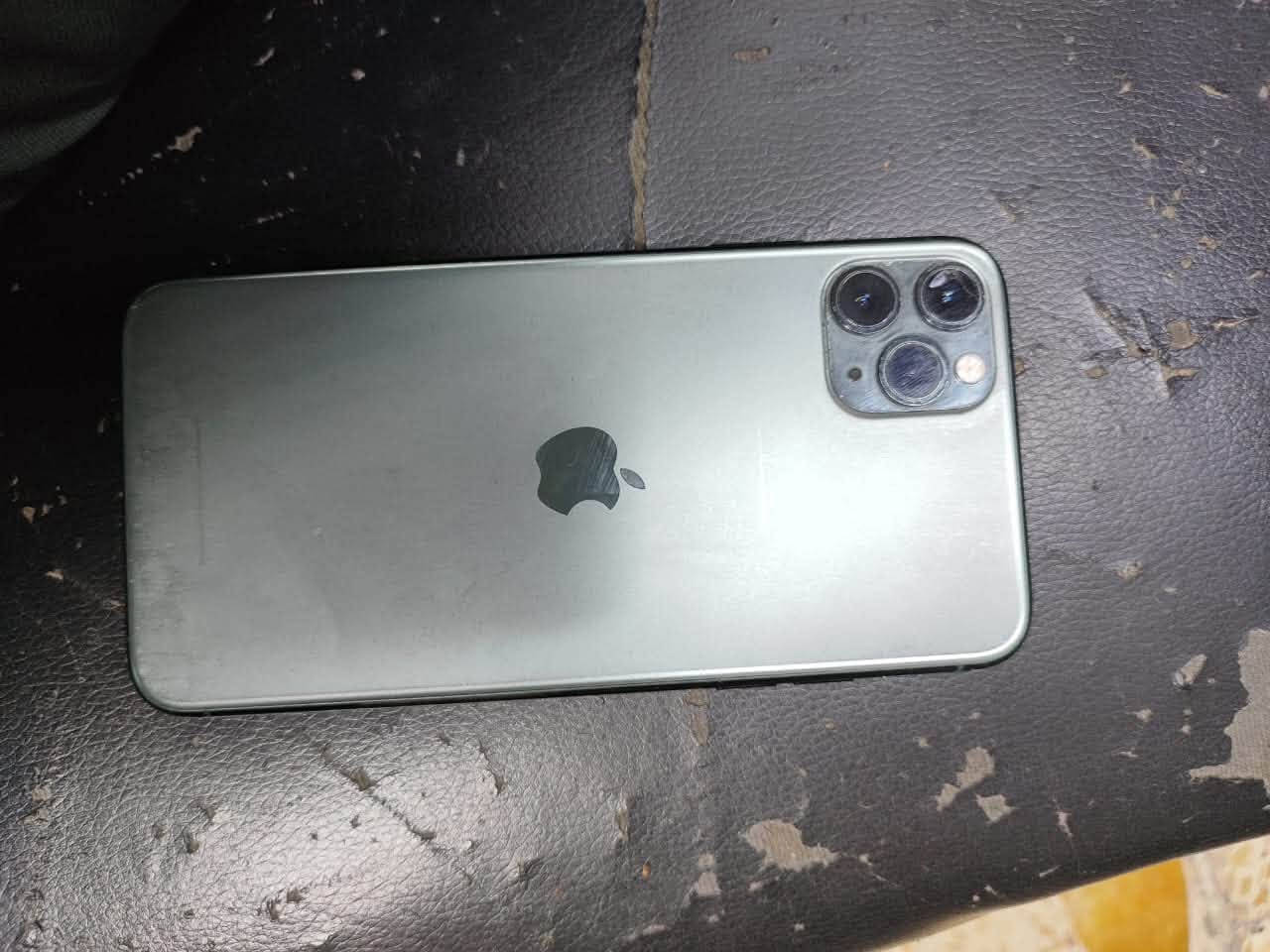 ايفون 11برو مكس ممفتوح بطاريه 74 بس كمره شويه مكسوره مثره بعقوبه بهرز ***********سعر 350به مجال أو مروس
