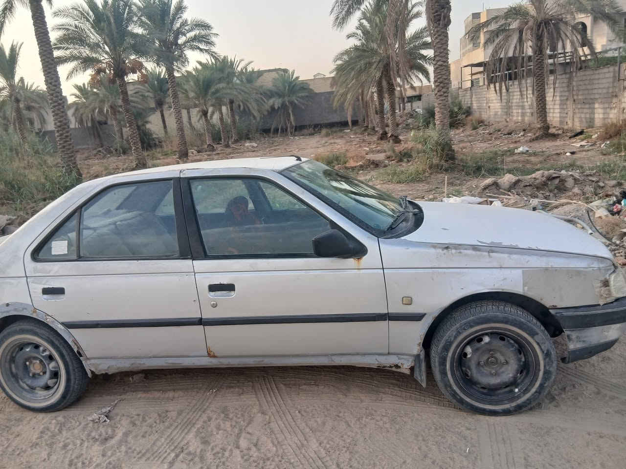 بيجو ٤٠٥ • موديل ٢٠١٢ • غرامات